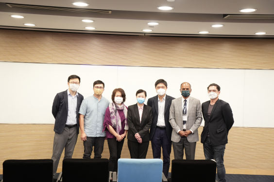 From left to right: Mr CHUNG Shiu Cheong, General Manager of Oyster Hatchery (China), Mr Brian LEE (Director of Manufacturing) and Mrs Elizabeth MOK (Technical Service Director) of Lee Kum Kee Company Limited; Professor Vivian Wing-Wah YAM, HKU Dean of Science (Interim) and Philip Wong Wilson Wong Professor in Chemistry and Energy; Mr CHOW Wing-Kuen, Senior Fisheries Officer (Aquaculture Fisheries) of Agriculture, Fisheries and Conservation Department; Dr Thiyagarajan VENGATESEN of HKU School of Biological Sciences and The Swire Institute of Marine Science; Mr Fung CHAN of Hong Kong Oyster Company Limited.
 